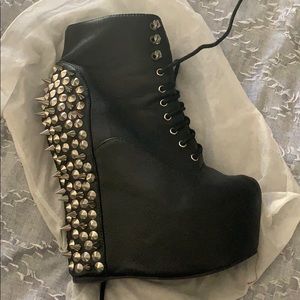 Jeffrey Campbell’s spike